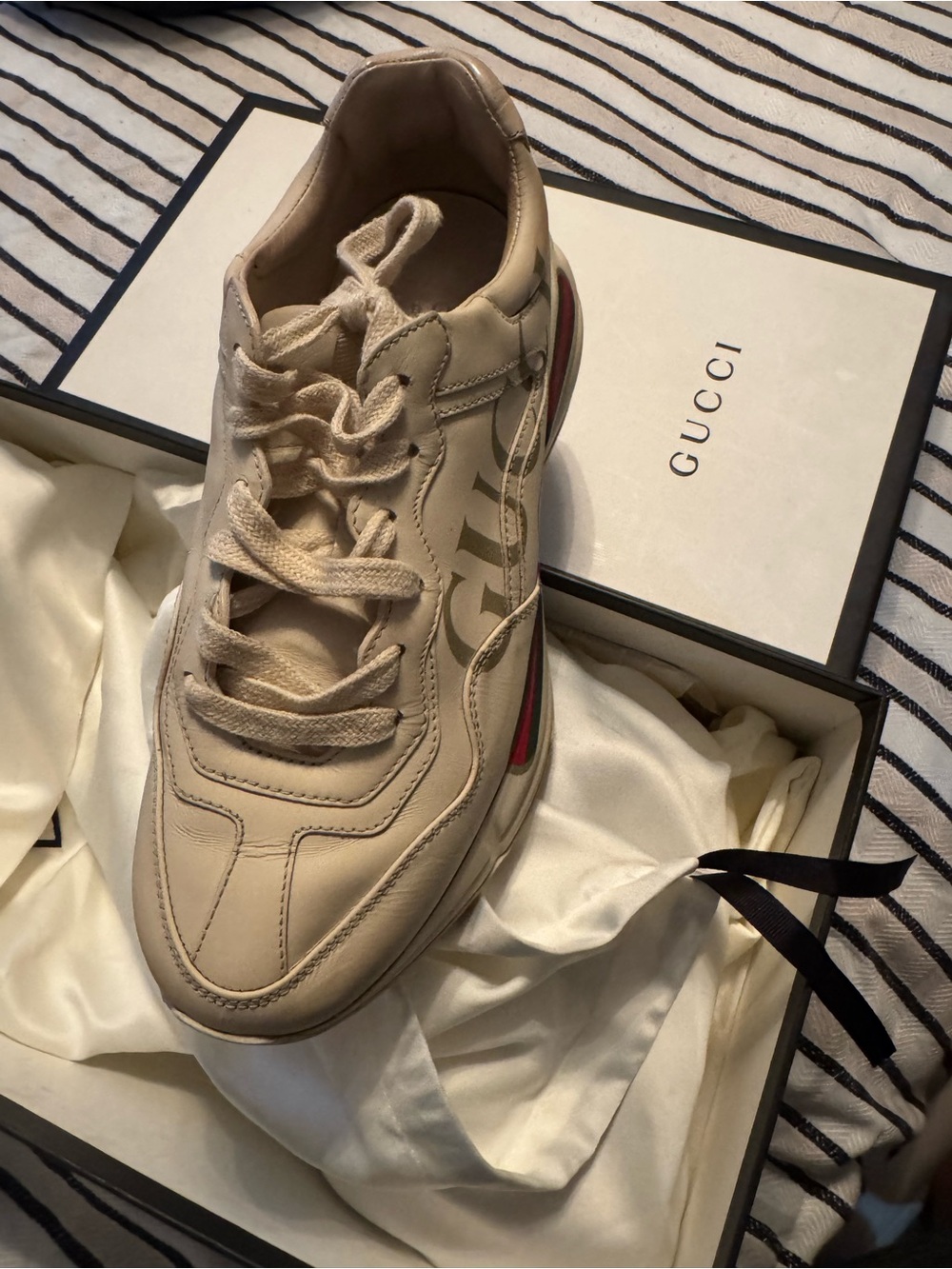 Gucci Beige Leather Low-Top Sneaker with Red Accent